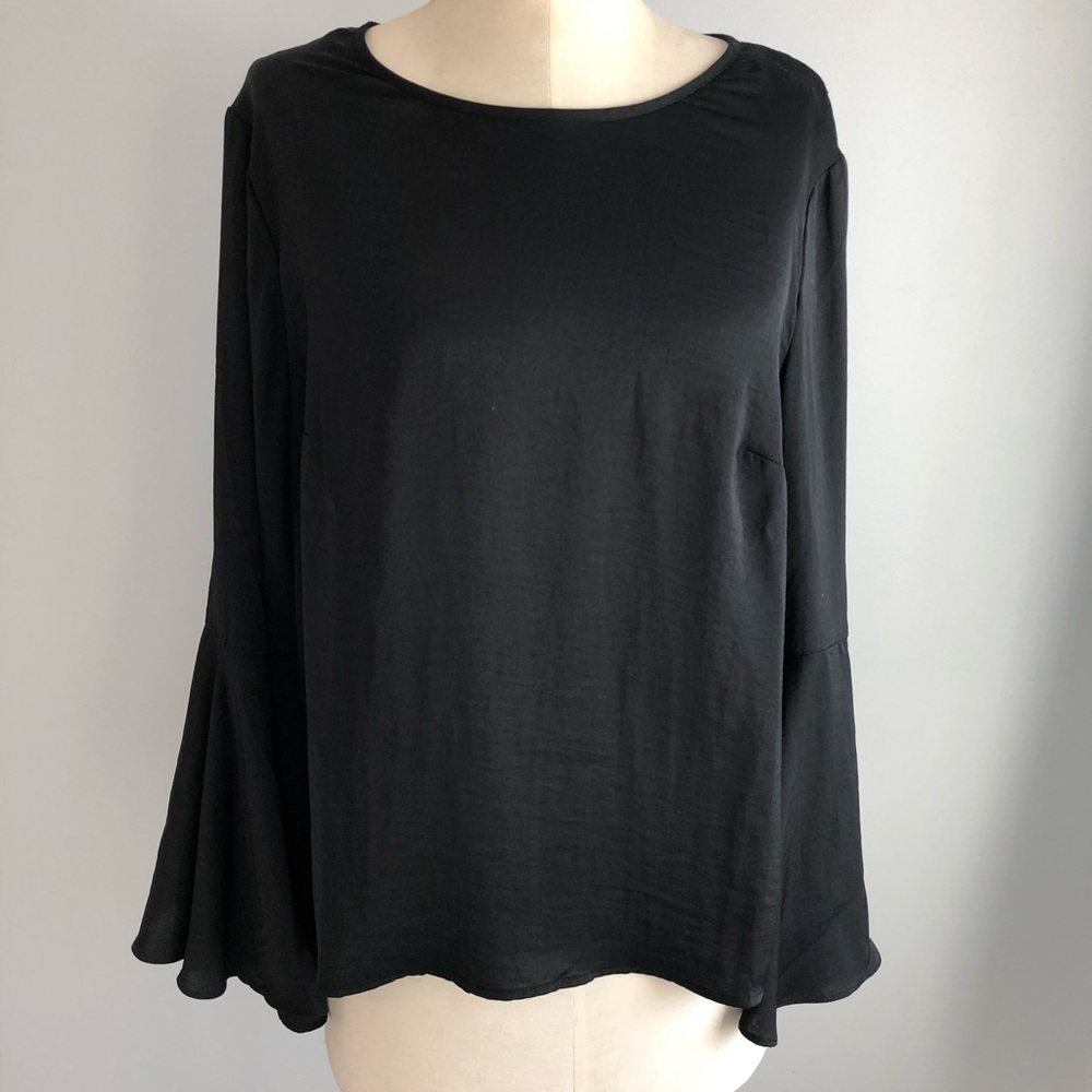 Bell sleeve top
